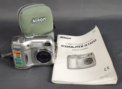 Nikon Coolpix 3100 Digital Camera with Case & Instructions (1 of 11)