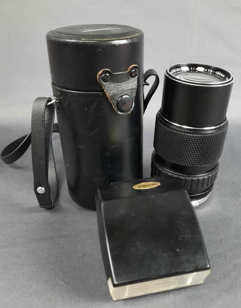 Olympus Zuiko Zoom Lens with Case & Olympus T 20 Flash: Flash All untested. Please see images for details regarding the condition