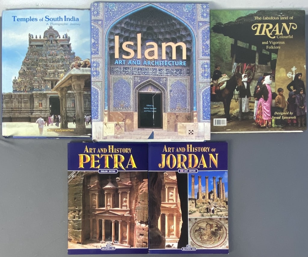 Middle East, Eastern Asia Art & History Books Temples of South India by Sunil Vaudyanathan, (1 of 17)