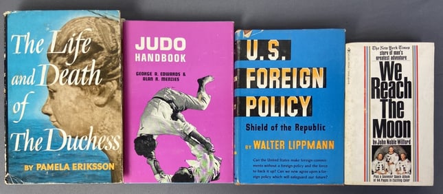 Vintage Books Judo, NASA, Foreign Policy, Duchess We Reach the Moon by John Noble Wilford, published