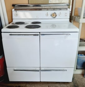 Vintage General Electric Automatic Electric Range Stove Model C31 K1