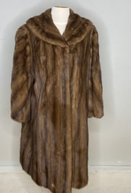 Vintage Brown Mink Fur Coat Brown two tone mink coat with red lining. Label, sewn in upside down,