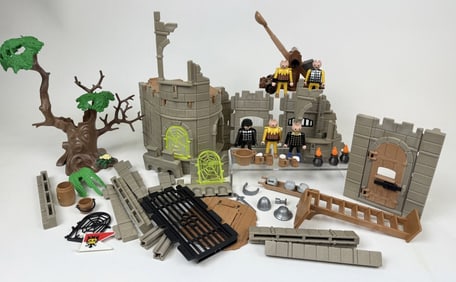 Vintage Playmobil Medieval Castle Mixed Lot Catapult, castle ruins, tree and other bits and pieces.