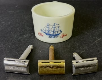 Vintage Gillette Safety Razor Lot 3 razors. 2 with 3 inch handles one with a 2 inch handle. Also