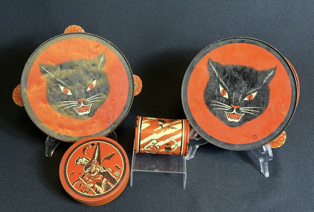 Vintage Tin Litho Halloween Noise Maker Lot T CONN, US Metal Toy MGG Co.  Tarnish, scuffs, scratches (1 of 10)