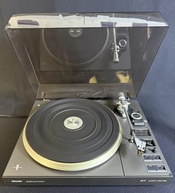 Phillips Super-Electric 877 Turntable Belt driven. ADC XL MK III Cartridge, no stylus. Motor and