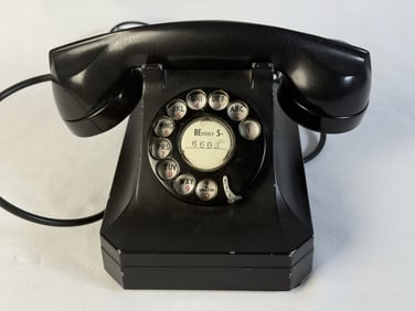 Vintage Stromberg Carlson Rotary Telephone Heavy desk model art deco style. 5.5 inches tall by 7.5