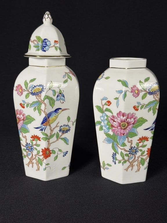 Aynsley Pembroke Bone China Jar Pair 7 inches tall by 4 inches wide without lid. 9.5 inches tall: 7 inches tall by 4 inches wide without lid. 9.5 inches tall with lid. One jar missing lid.