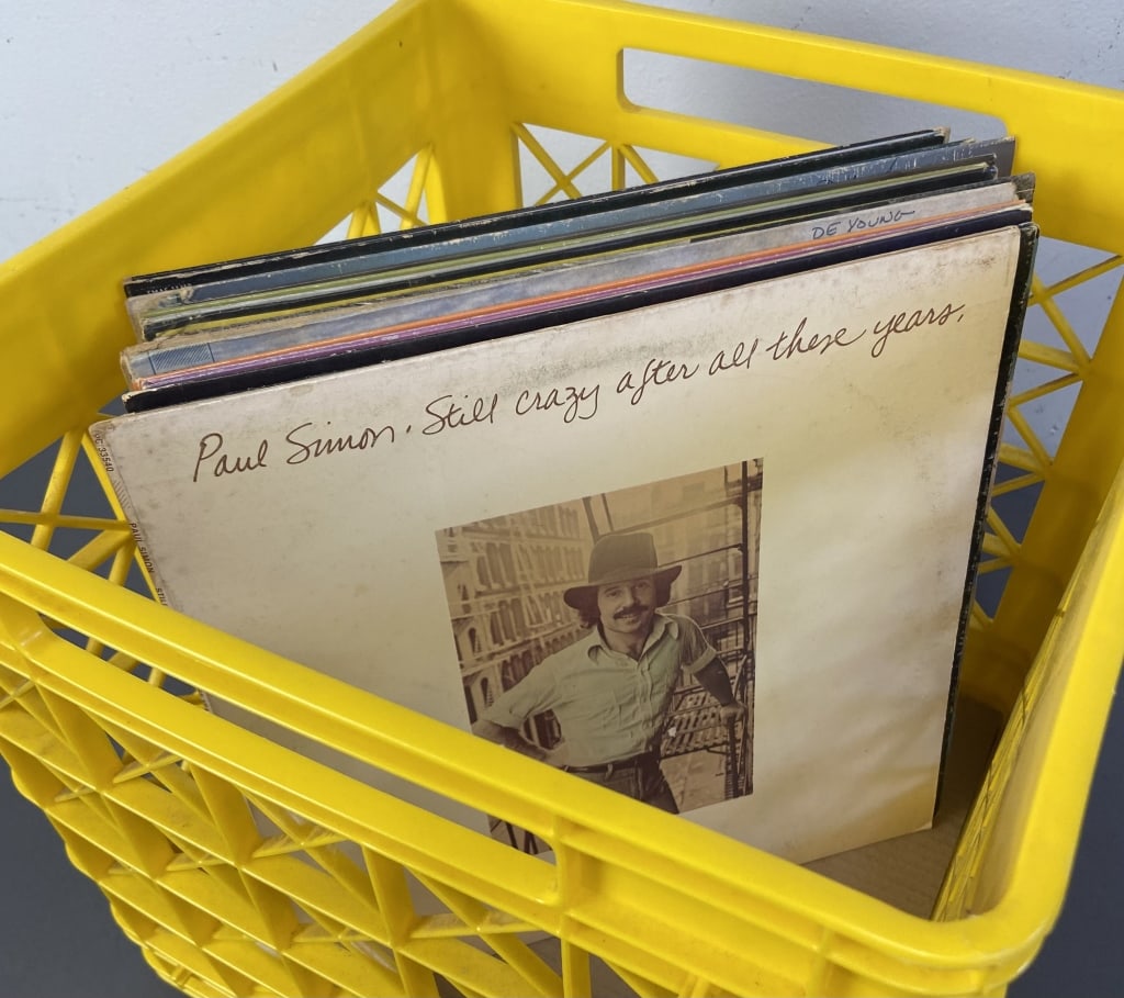 Mystery Lot Vinyl Records Paul Simon, Kansas Nineteen vinyl records including albums by Paul Simon, (1 of 6)