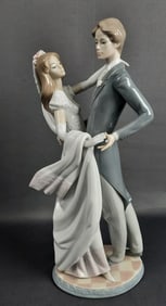 Lladro I Love You Truly Figurine 1528 Measures 14.5 inches tall. Some marks around bottom rim.
