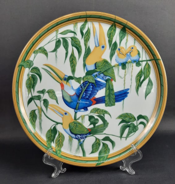 Hermes Toucans Round Serving Platter Measures 12 inches. Stand not included. Few small utensil (1 of 9)