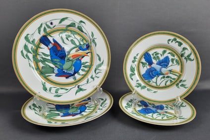 Hermes Toucans Dinner & Lunch Plates Set Includes 2 10.5 inch plates and 2 8.5 inch plates. Few
