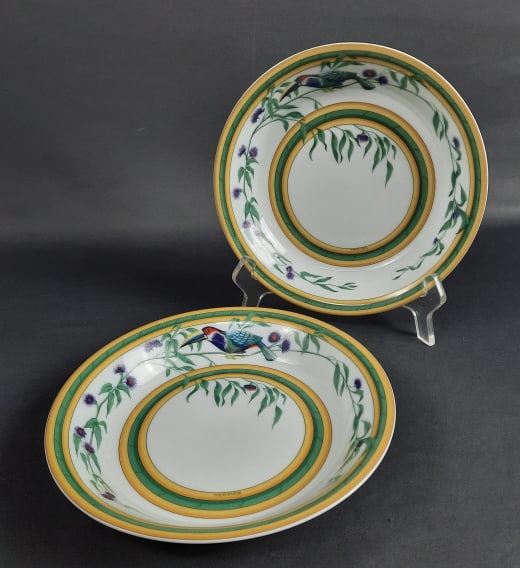 Hermes Toucans 2 Coupe Cereal Bowls 7.5 x 1.5 inches tall. Few small utensil marks. Please see: 7.5 x 1.5 inches tall. Few small utensil marks. Please see images for details regarding the condition.