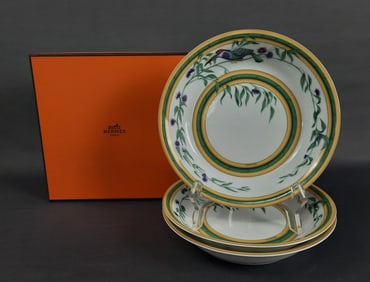 Hermes Toucans Coupe Cereal Bowls & Box #2 7.5 x 1.5 inches tall. Utensil marks present.