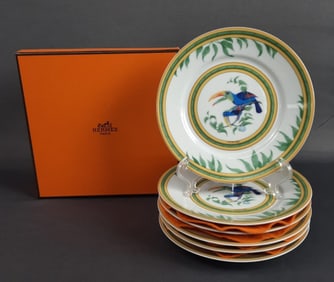 Hermes Toucans Bread & Butter Plates & Box 6 inch plates. Few utensil marks. No chips or cracks.