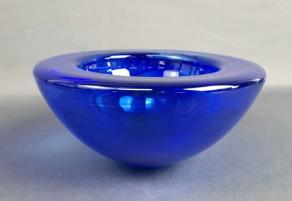 Kosta Boda Blue Swirl Art Glass Bowl Not marked or signed. Measures 7 x 3 inches tall. There are