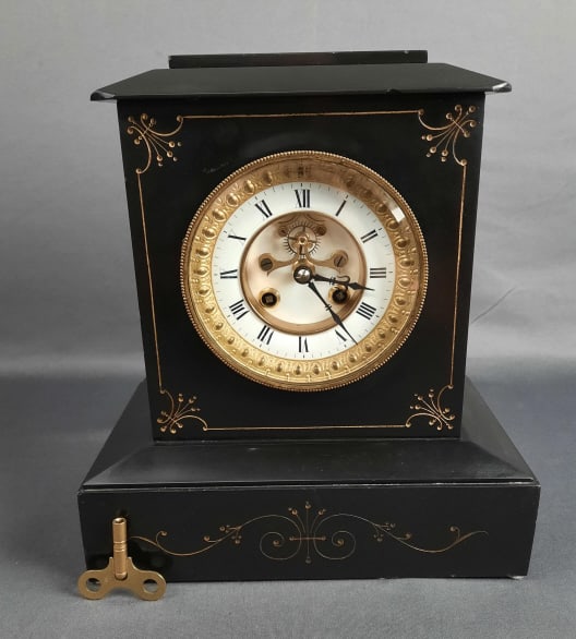 Vintage Marble Mantle Clock Key included. Clock chimes on the hour but does not keep time. Pendulum (1 of 18)
