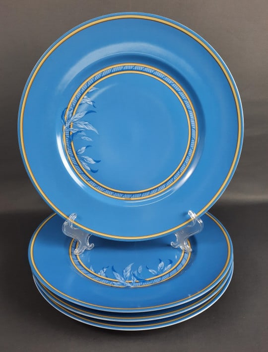 4 Hermes Toucans Blue Presentation Plates 12 inches. Few marks and areas of worn paint. Please see: 12 inches. Few marks and areas of worn paint. Please see images for details regarding the condition.
