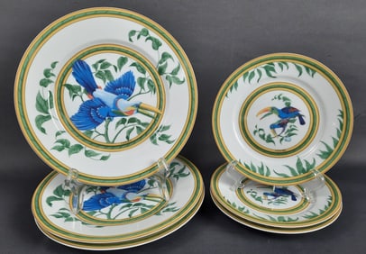 Hermes Toucans Assorted Plates 3 8.5 inch plates & 3 6 inch plates. Larger plates have utensil