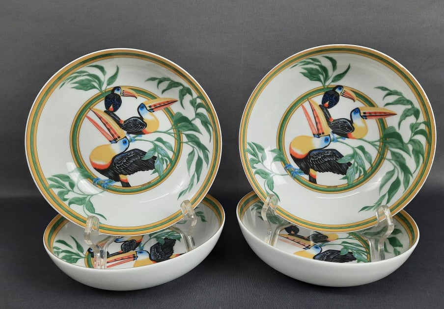 Hermes Toucans 4 Coupe Bowls Measure 6.5 inches. Utensil marks and some paint worn off around the (1 of 16)