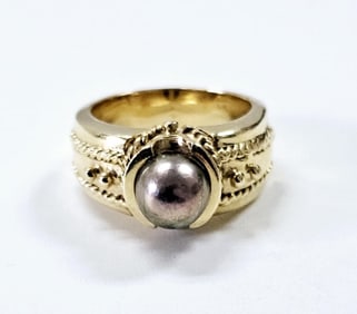 14K Yellow Gold Tahitian Pearl Ring Ring weighs 11.2 Grams Size 7