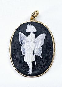 14K Yellow Gold Fairy Cameo Pendant Italy Pendant weighs 8.4 Grams