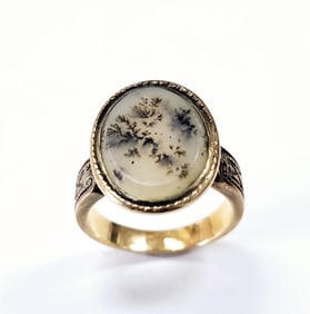 Victorian 14K Gold Dendritic Moss Agate Ring Ring weighs 5.4