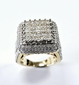 10K Diamond Cluster Cocktail Ring Ring weighs 18.4 Grams Size 8 3 CTTW