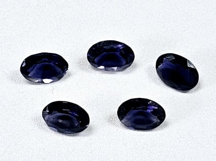 5 Oval Loose Sapphire Gemstones 7x5mm 2.95 CTS Gross Weight: 2.95 CTS Gross Weight