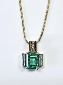 14K Gold Emerald Opal & Diamond Necklace Necklace weighs 10 Grams