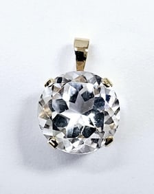 14K Yellow Gold White Topaz Necklace Pendant Pendant weighs 1.4 Grams