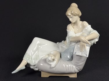Lladro Porcelain Figurine 6768 Reading Companion 9 x 10 x 6 inches. Free from damage.
