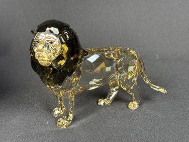 Swarovski Crystal SCS Figurine Lion Akili With original outer and inner boxes measuring 9 x 5 x 9