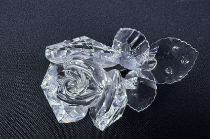 Swarovski Silver Crystal Rose With Dew Drops Excellent condition with original box measuring 5 x 6