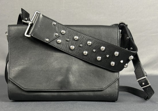 Alexander McQueen Black Leather Stud Strap Alexander McQueen leather messenger bag. Overall (1 of 10)