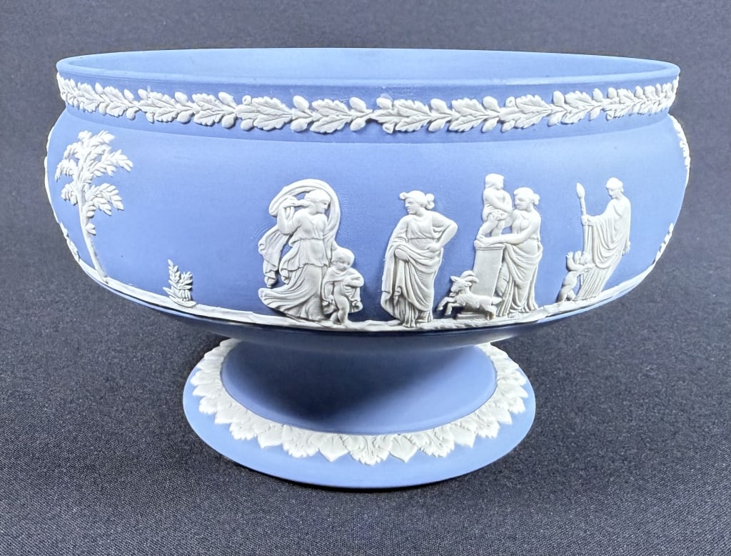 Vintage Wedgewood Blue Jasperware Bowl 5 x 8 inches. No cracks or chips. (1 of 7)
