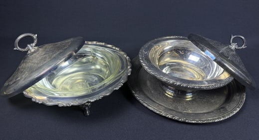 Vintage Oneida Pyrex & Silverplate Serviing Bowls And Tray. Dish with Pyrex inner Measures 6 inches
