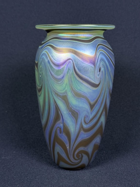 Vintage Eickholt Luster Glass Vase 7.5 inches tall by 4 inches wide. Free from damage. Signed: 7.5 inches tall by 4 inches wide. Free from damage. Signed "Eickholt 2000 VSKT"