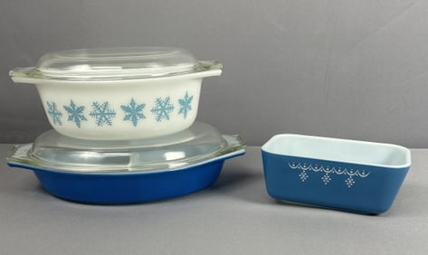 Pyrex Royal Blue Snowflake Baking Dish Lot of 3 Royal Blue Divided Baking Dish 1.5