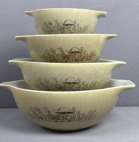 Pyrex Mushroom Nesting Bowl Set of 4 Pyrex Nesting Bowls. Forest Fancies Mushroom print.