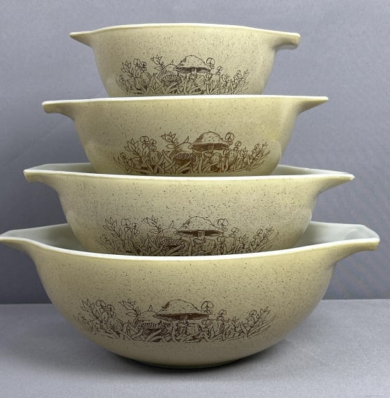 Pyrex Mushroom Nesting Bowl Set of 4 Pyrex Nesting Bowls. Forest Fancies Mushroom print.: Pyrex Nesting Bowls. Forest Fancies Mushroom print. 441-444 443 has slight scratching and a small chip