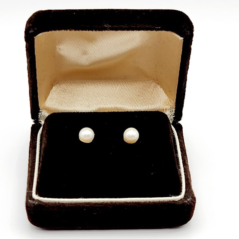 14K Yellow Gold Pearl Post Earrings Earrings weigh 1 gram. Lot weighs 1.6 ounces. (1 of 5)