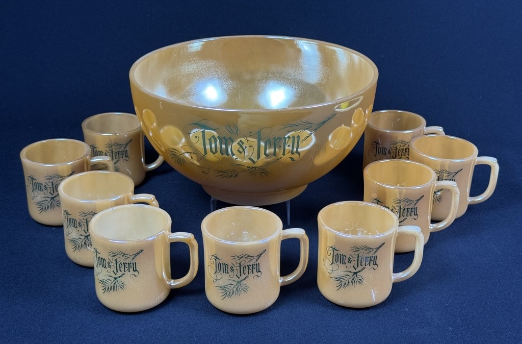 Vintage Fire King Tom & Jerry Punch Bowl Set Bowl measures 10 x 5 inches. Mugs 2.5 x 3 inches. (1 of 7)