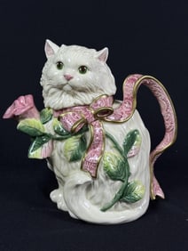 Fitz and Floyd Kittens and Roses Ceramic Teapot 7.5 inches tall. 8.5 inches wide. No chips or
