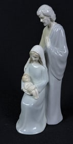 Vintage Roman Japan Ceramic Nativity Figurine 7 inches tall by 3.5 inches wide. No chips or cracks.