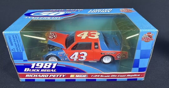 Richard Petty 1/24 1981Buick Regal 50th Anniversary Diecast with box. Crazing all over car. Window