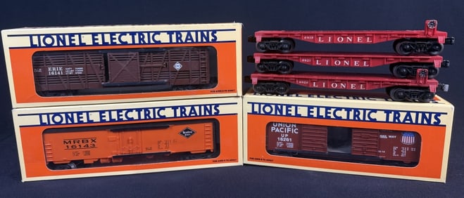 Lionel Electric Trains O-Scale Boxcar & Flat Lot Reading Reefer, Union Pacific Double Door, Erie