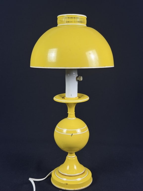 Vintage Underwriters Lab Yellow Metal Table Lamp 17 inches tall by 9 inches wide. Works. Some signs (1 of 9)