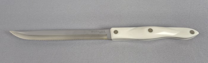Cutco Petite Carver Knife 1729 Please see images for details regarding the condition.