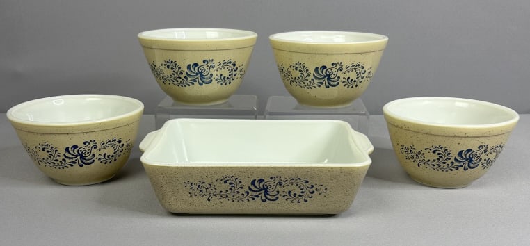 Pyrex Homestead Mixing Bowl Casserole Lot 5pc Set of 4 mixing bowls 401 1.5 Qt fridge casserole 503: Set of 4 mixing bowls 401 1.5 Qt fridge casserole 503